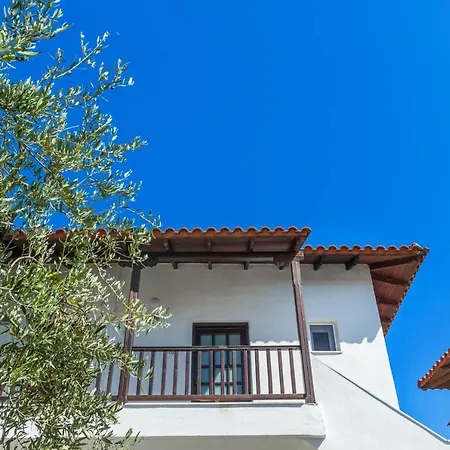 Eleon Suites Hotel