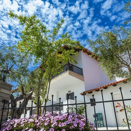 Hotel Eleon Suites *