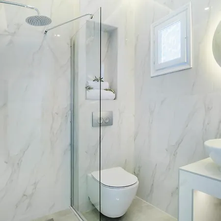 Eleon Suites Hotel